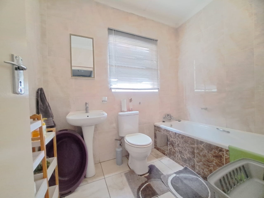 3 Bedroom Property for Sale in Waterval East North West